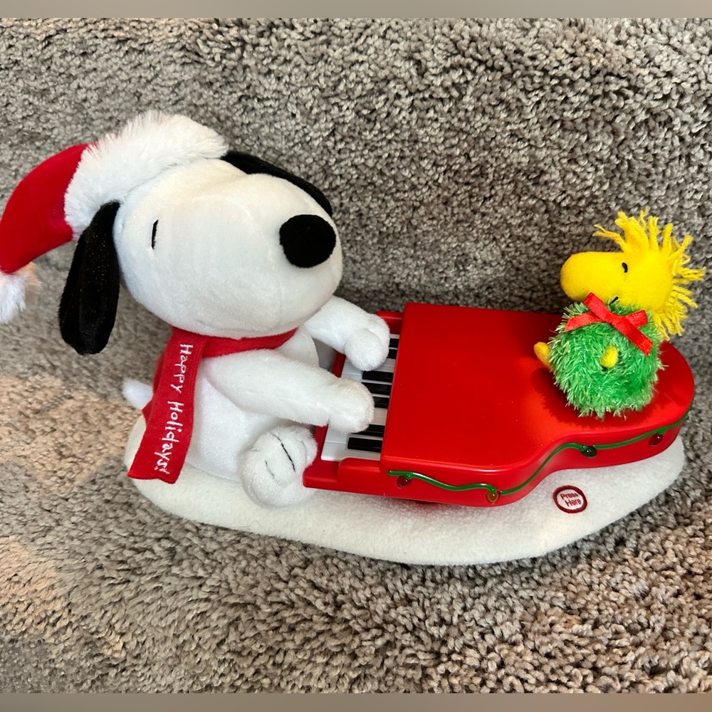 Hallmark musical snoopy plush